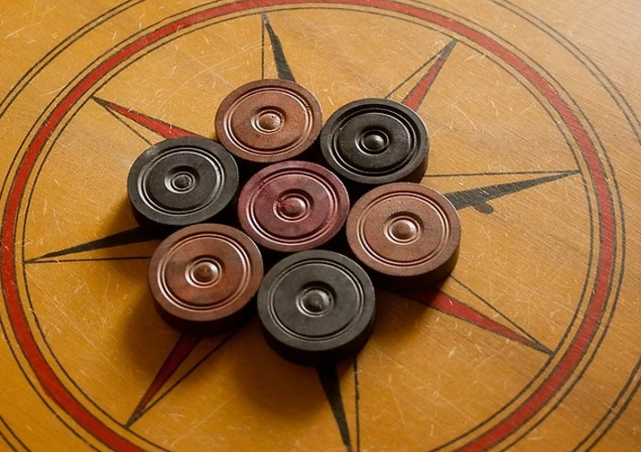 Carrom board